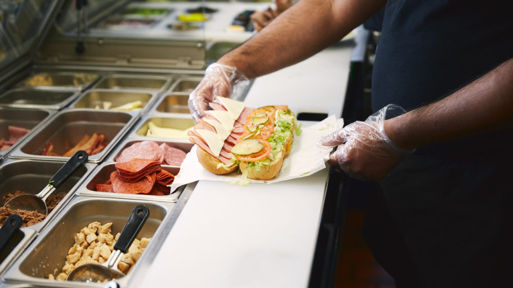 preparing-sandwich-in-the-fast-food-restaurant