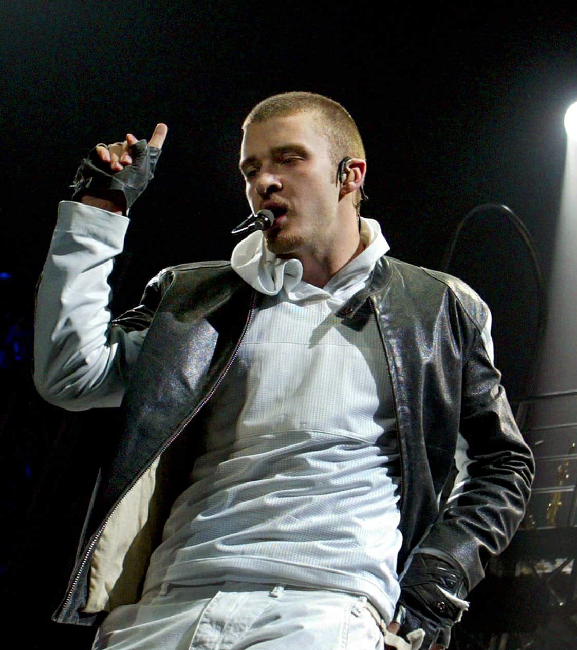 u-s-singer-justin-timberlake-performs-on-stage-at-the-sheffield-arena-during-his-first-date-of-a-uk