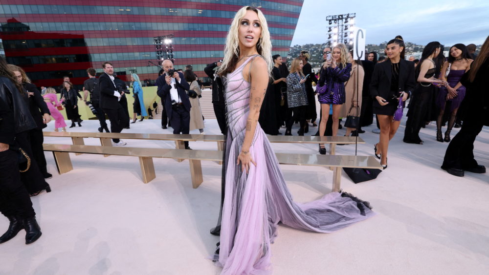 versace-fall-winter-2023-collection-fashion-show-in-los-angeles-2