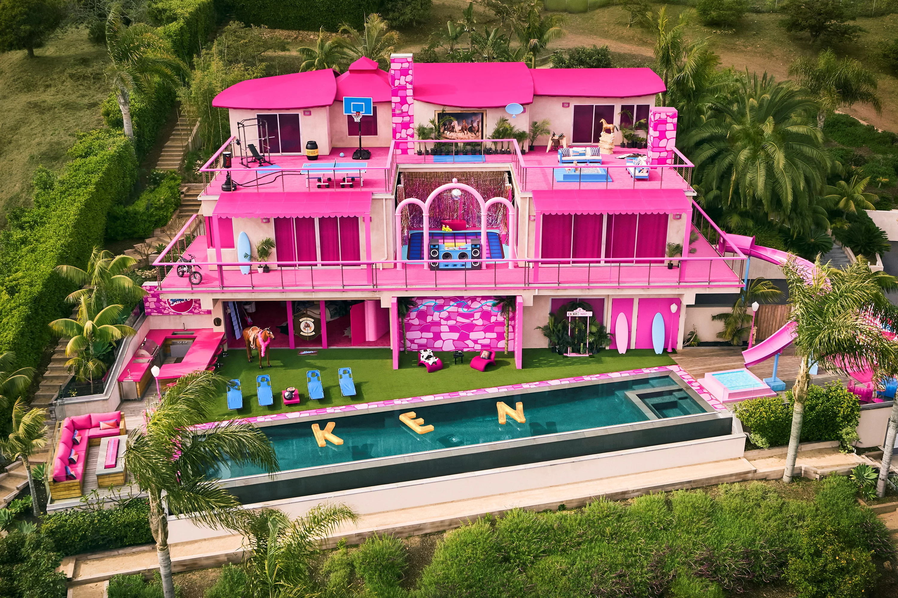 barbies-malibu-dreamhouse-in-california