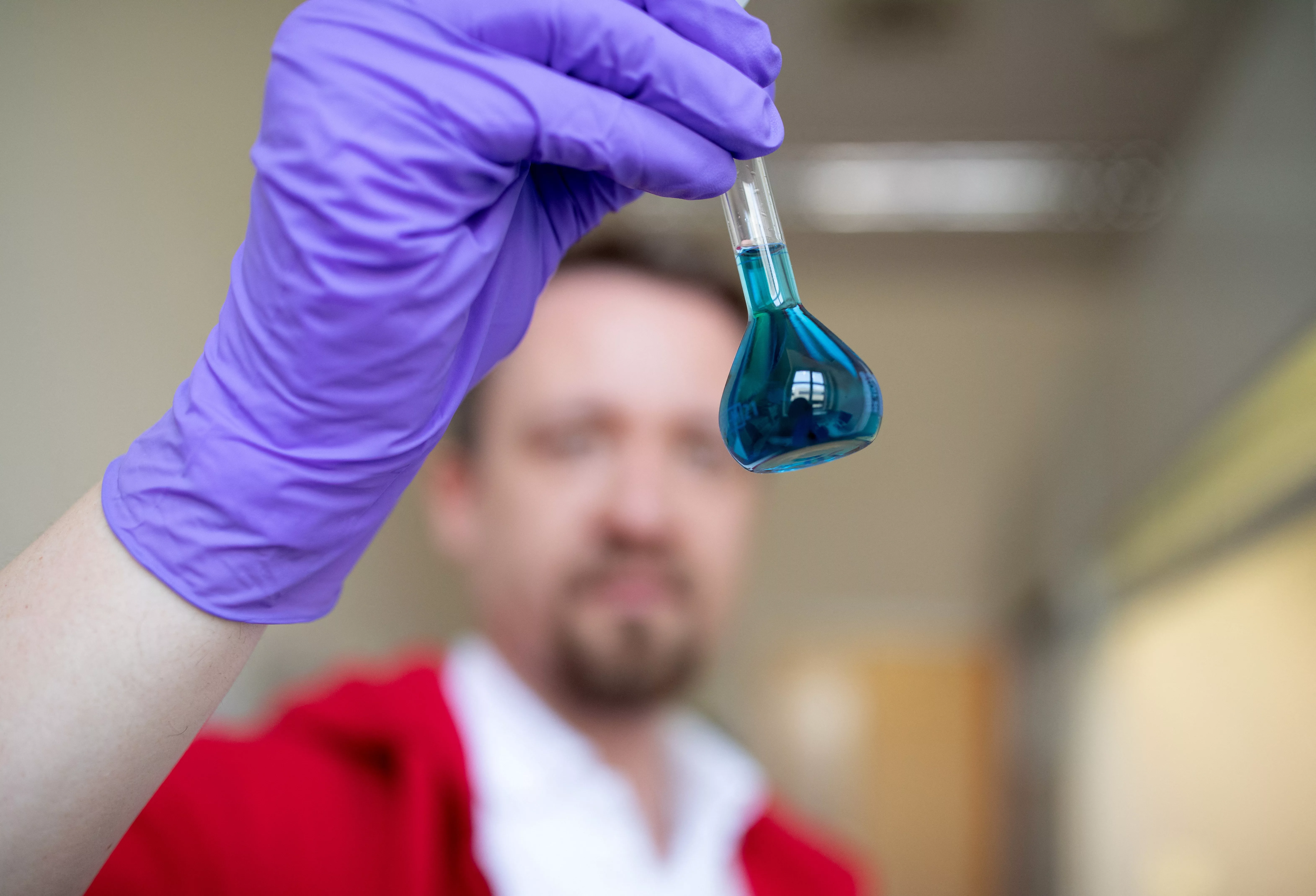 service-to-test-drugs-for-purity-in-party-hub-berlin-2