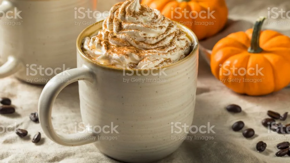 sweet-autumn-pumpkin-spice-latte-coffee-with-whipped-cream