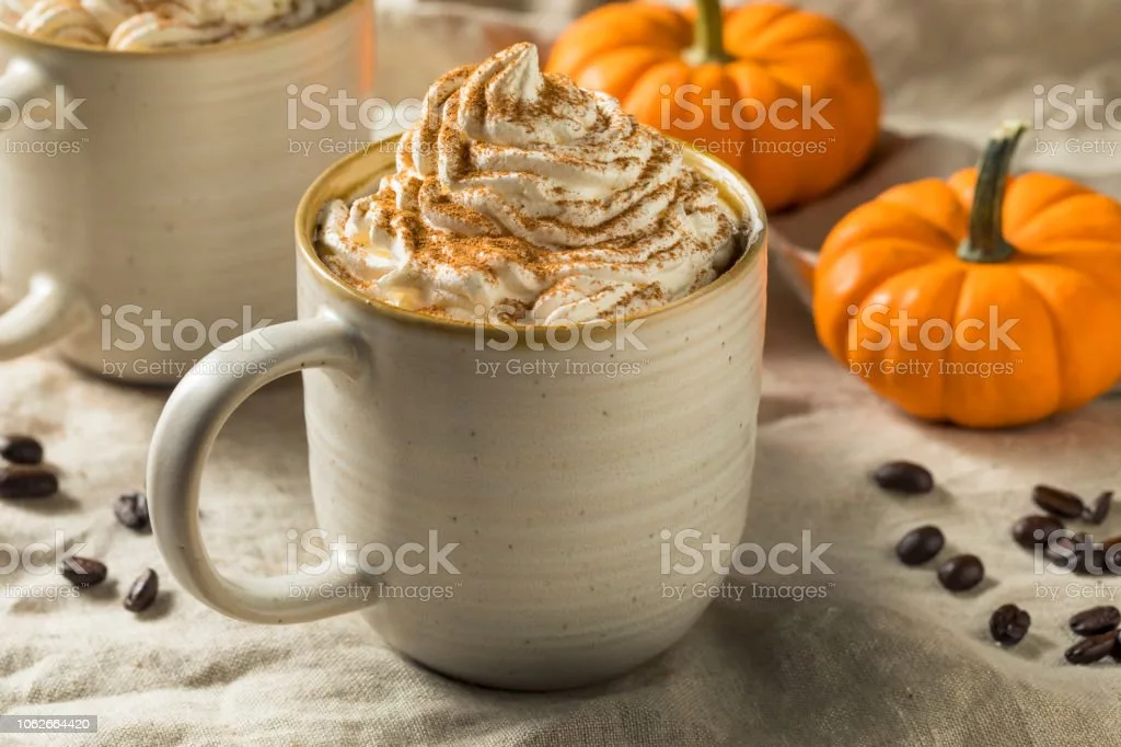 sweet-autumn-pumpkin-spice-latte-coffee-with-whipped-cream