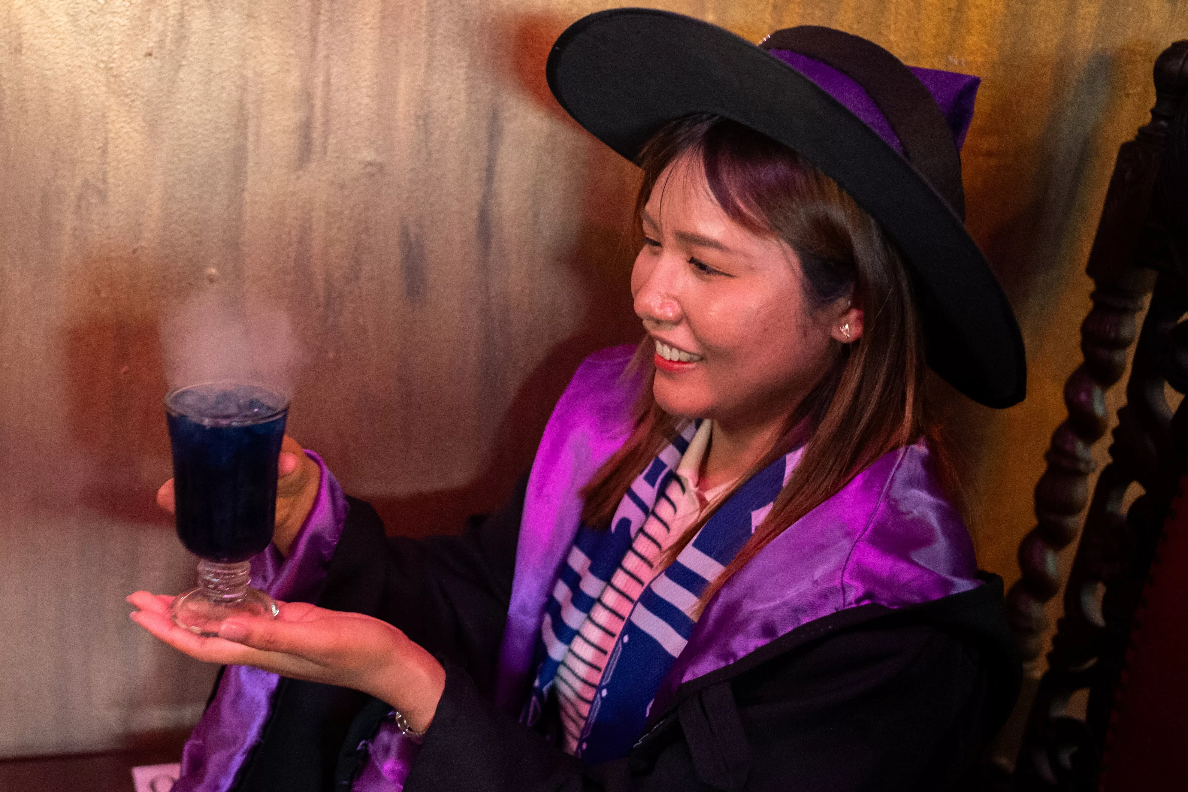 vetmon-magic-cafe-in-bangkok