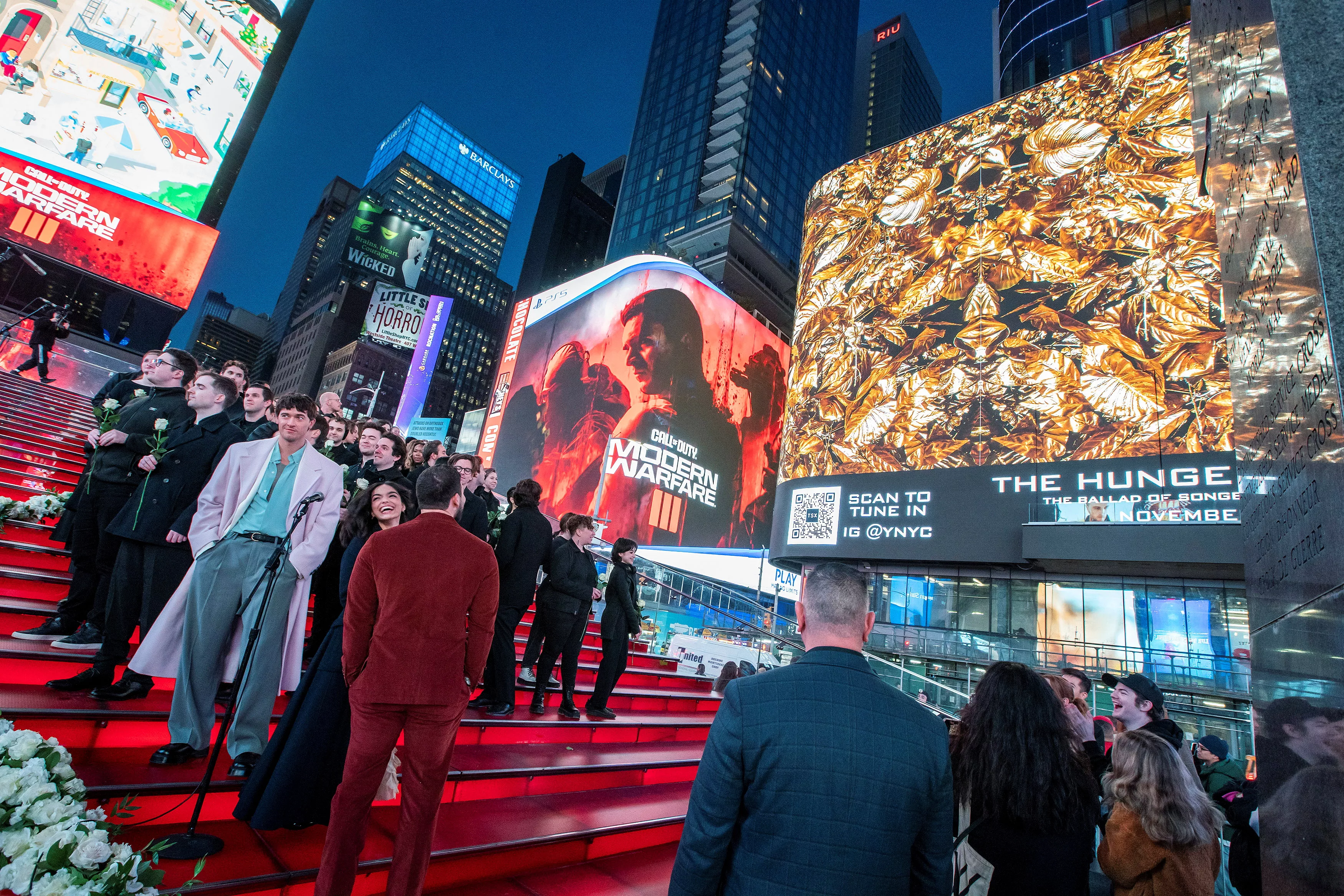 promotional-event-for-the-movie-hunger-games-the-ballad-of-songbirds-and-snakes-in-times-square-in-new-york