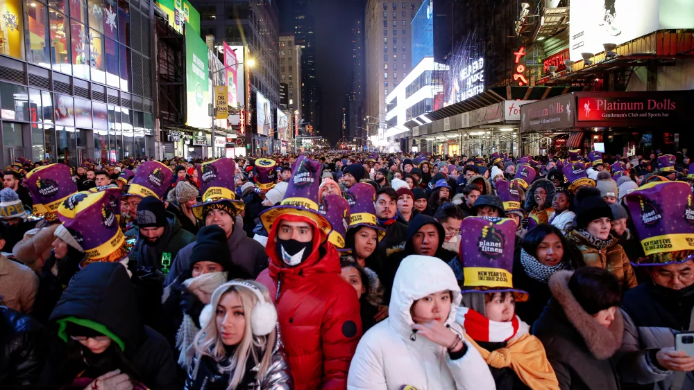 revelers-celebrate-new-years-eve-in-new-york