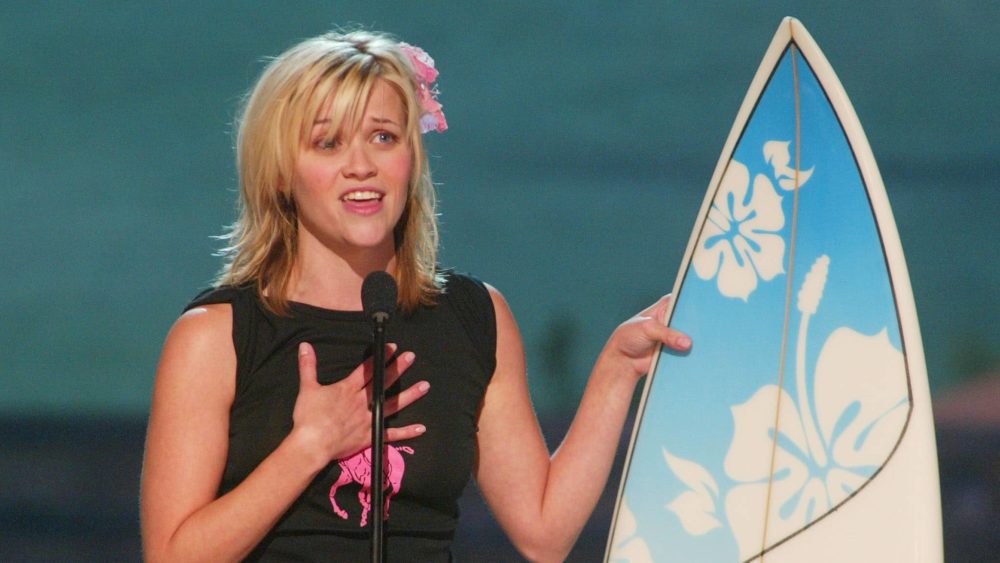 actress-reese-witherspoon-wins-at-teen-choice-awards