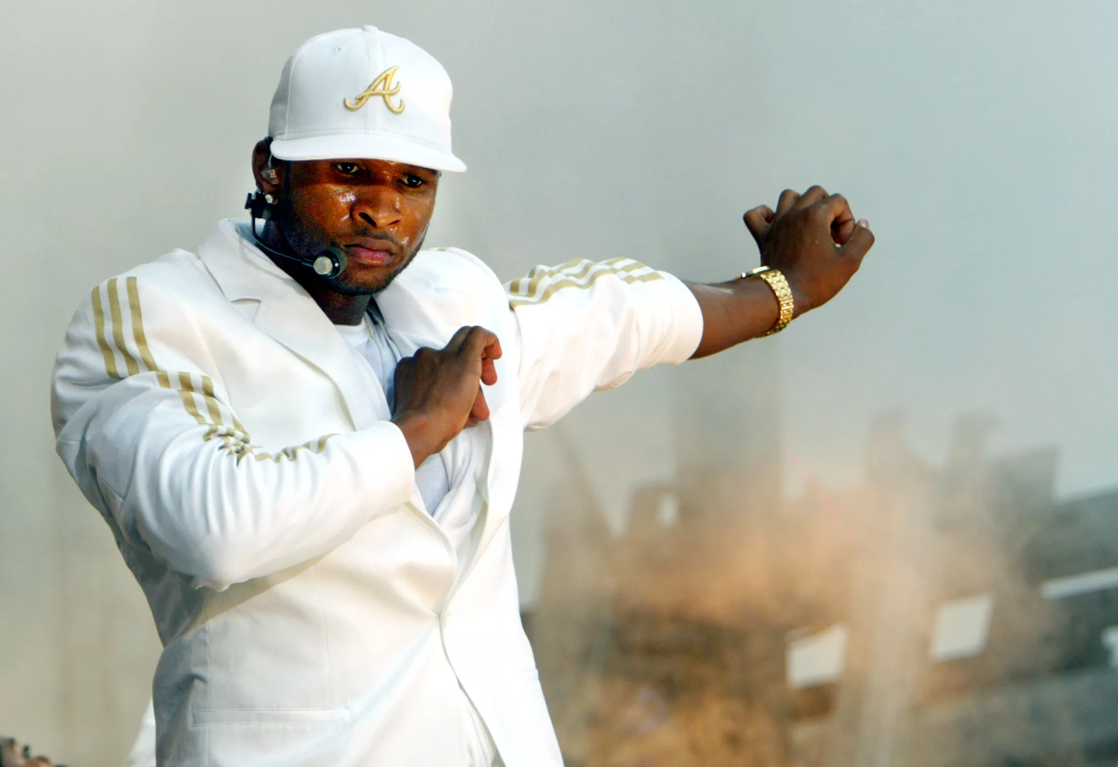 hip-hop-star-usher-performs-in-new-york