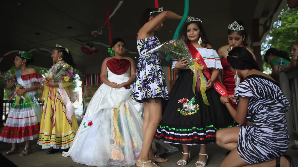 dominguez-is-crowned-runner-up-for-little-queen-at-the-cinco-de-mayo-celebration-in-beardstown-illinois