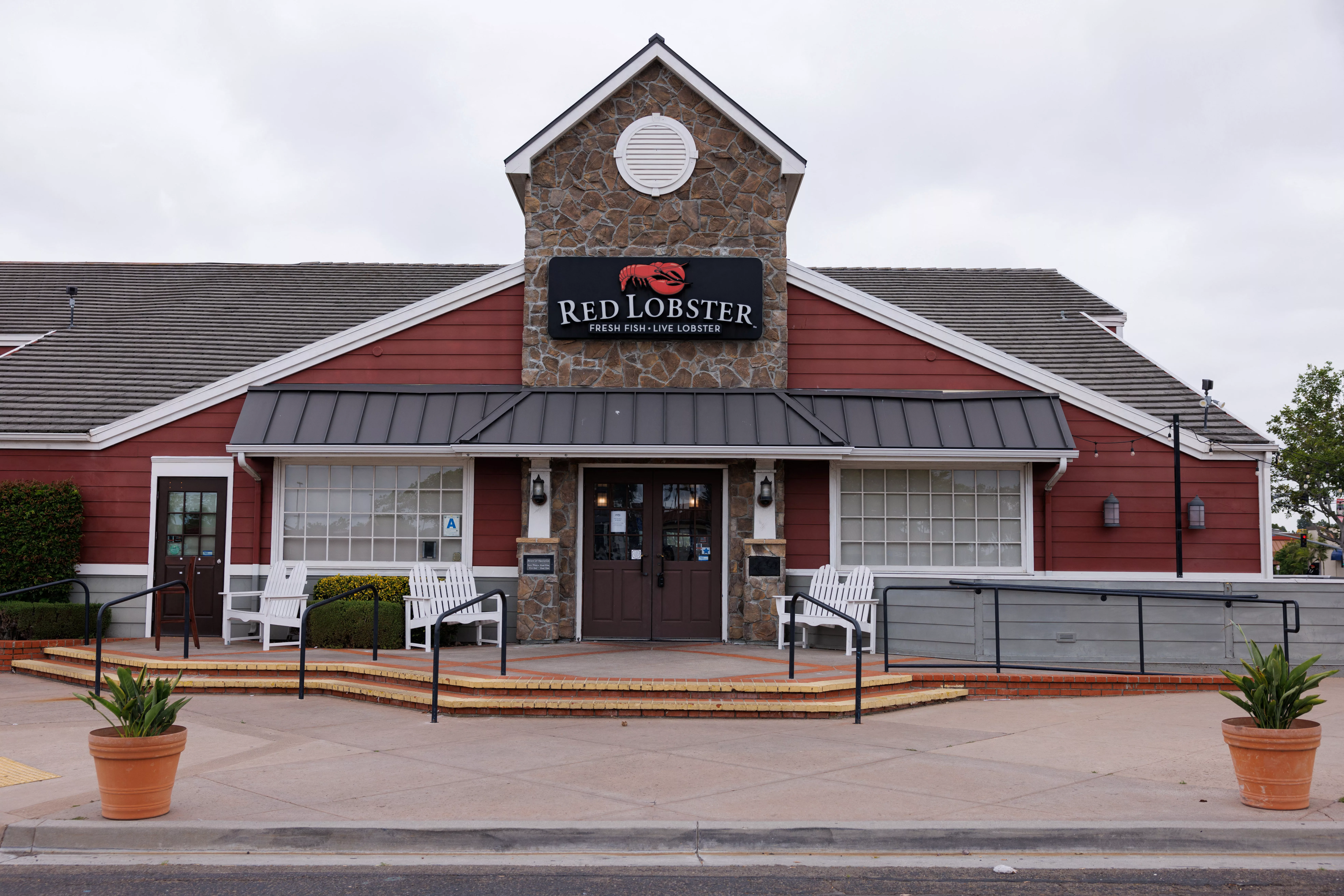 red-lobster-restaurants-contents-up-for-auction-in-california