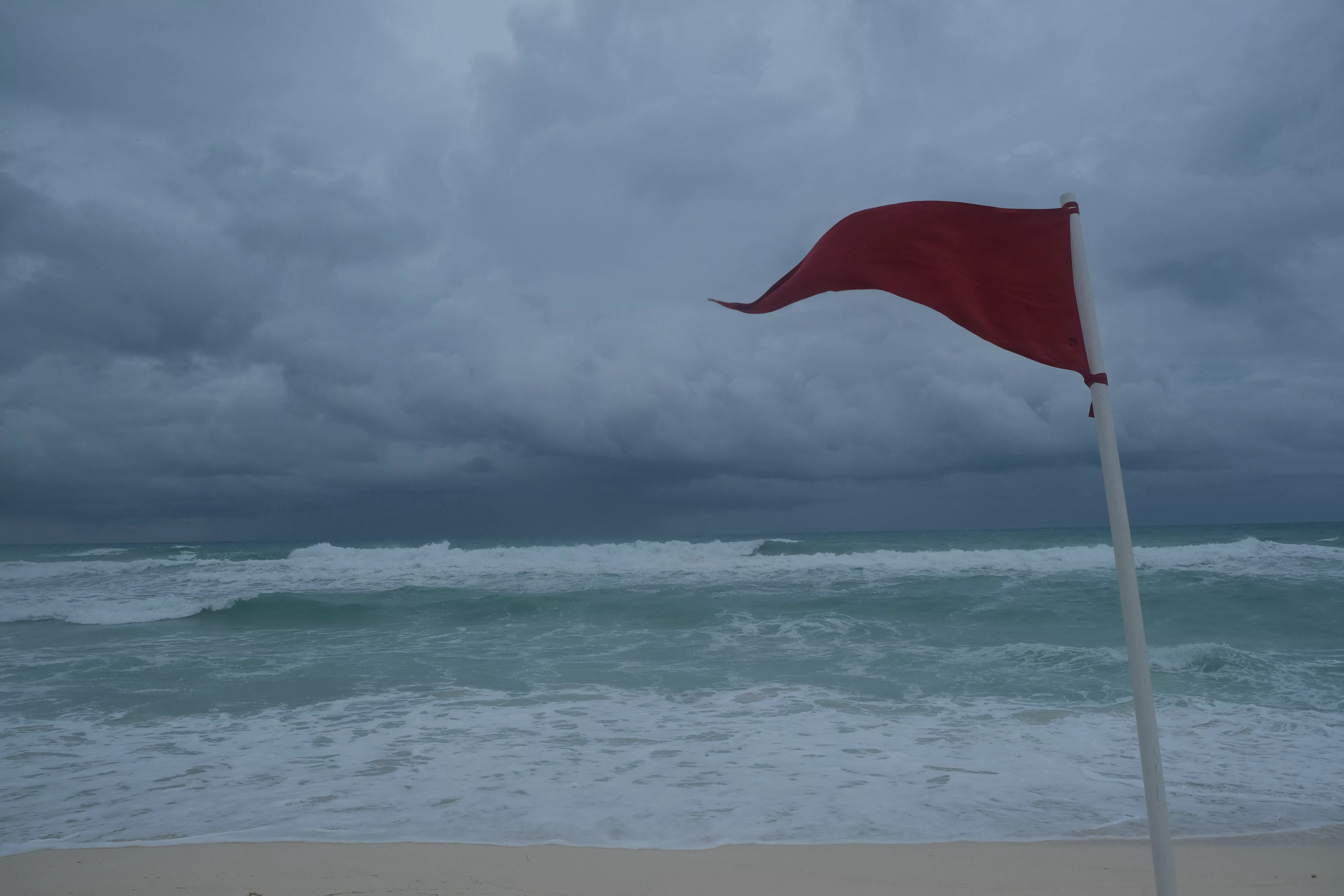 potential-tropical-cyclone-one-causes-rainfall-in-cancun