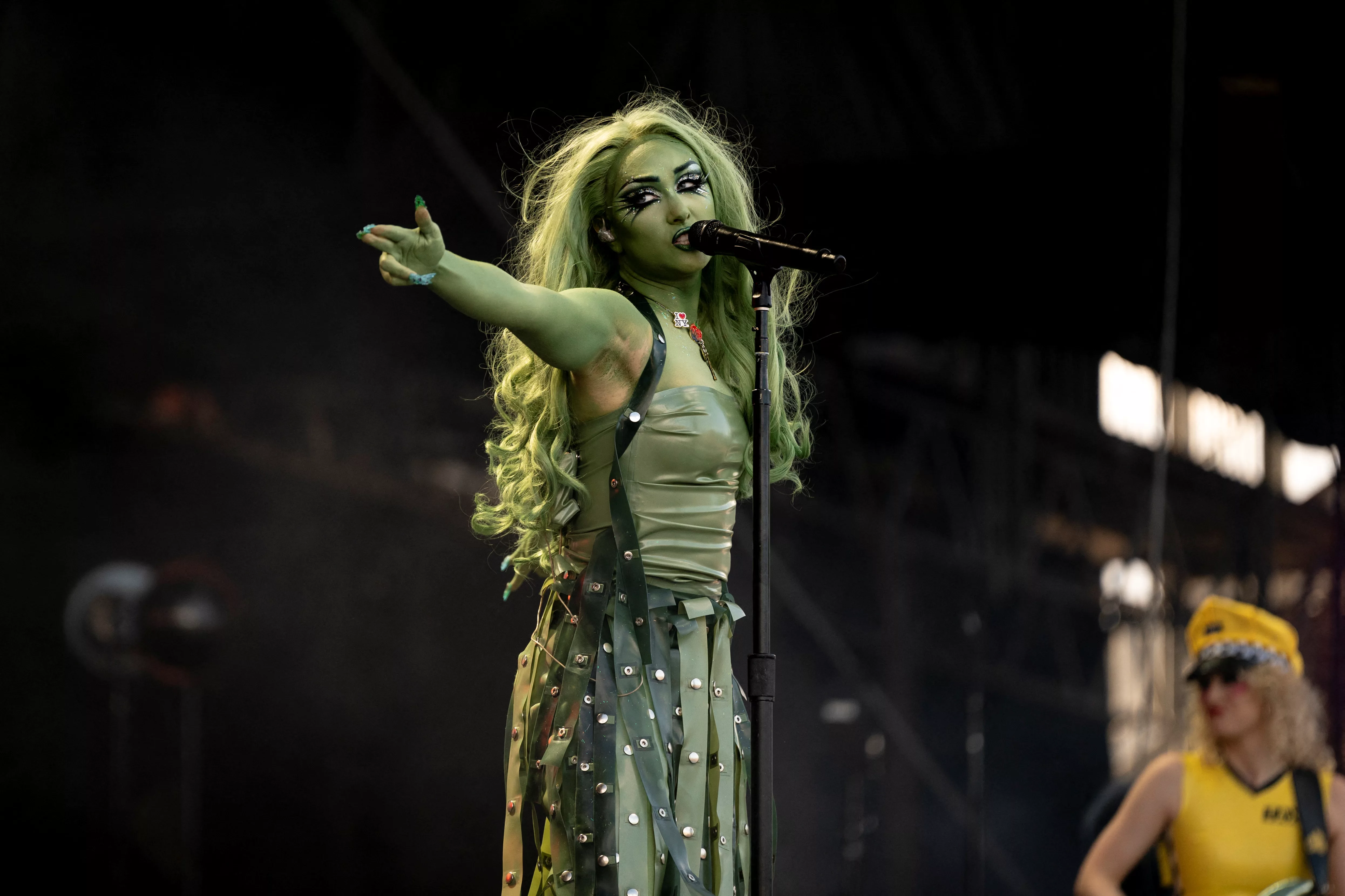 revelers-watch-performances-at-the-governors-ball-music-festival