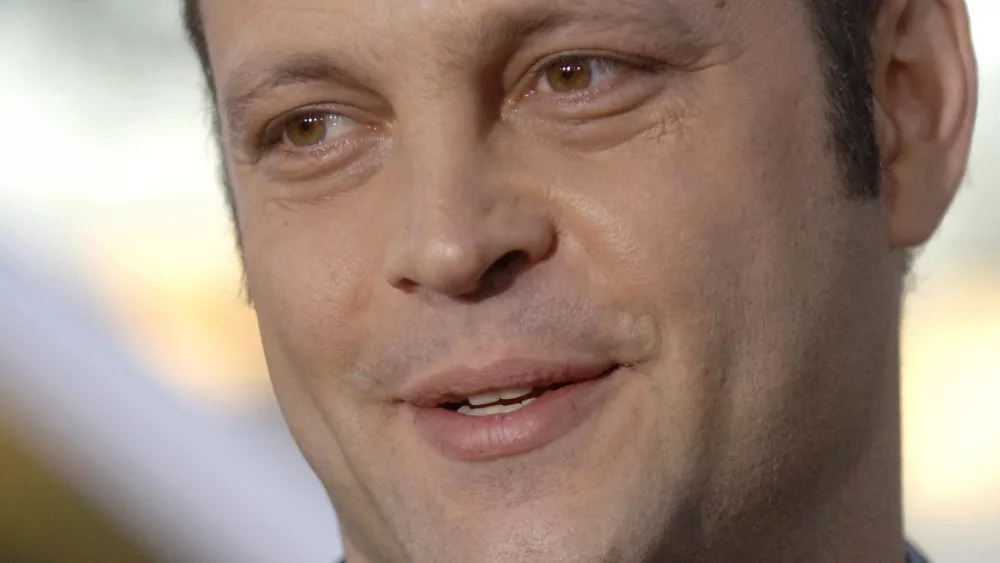 actor-vince-vaughn-arrives-at-the-world-premiere-of-the-romantic-comedy-the-break-up-at-the-mann
