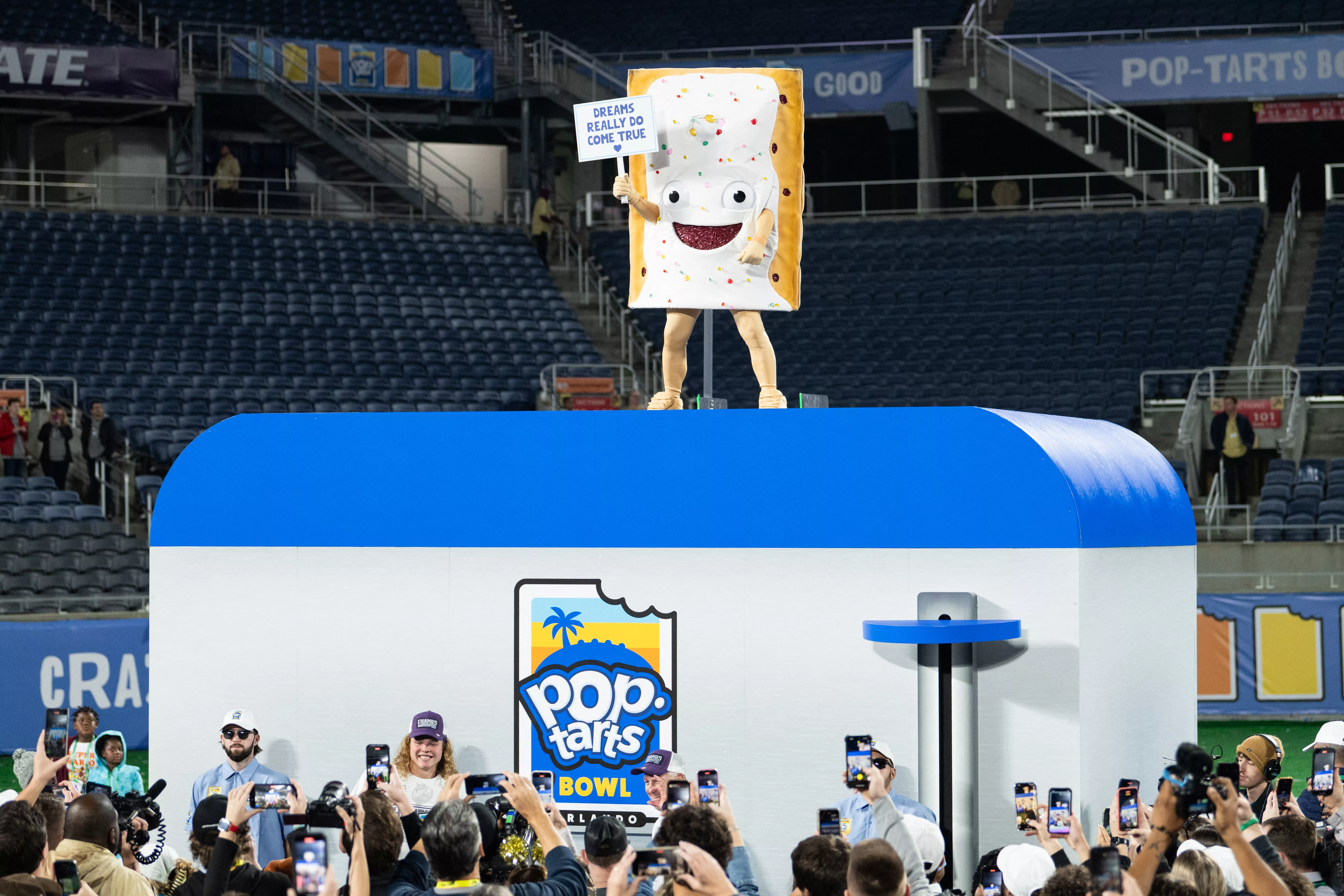 ncaa-football-pop-tarts-bowl-north-carolina-state-at-kansas-state