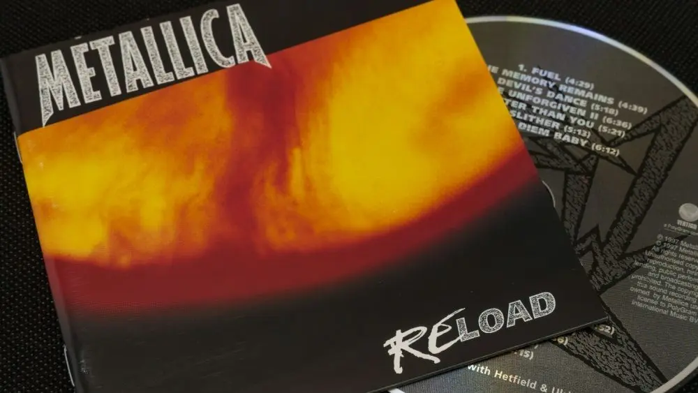 Metallica - Reload (1997) studio album^ CD and cover art.
