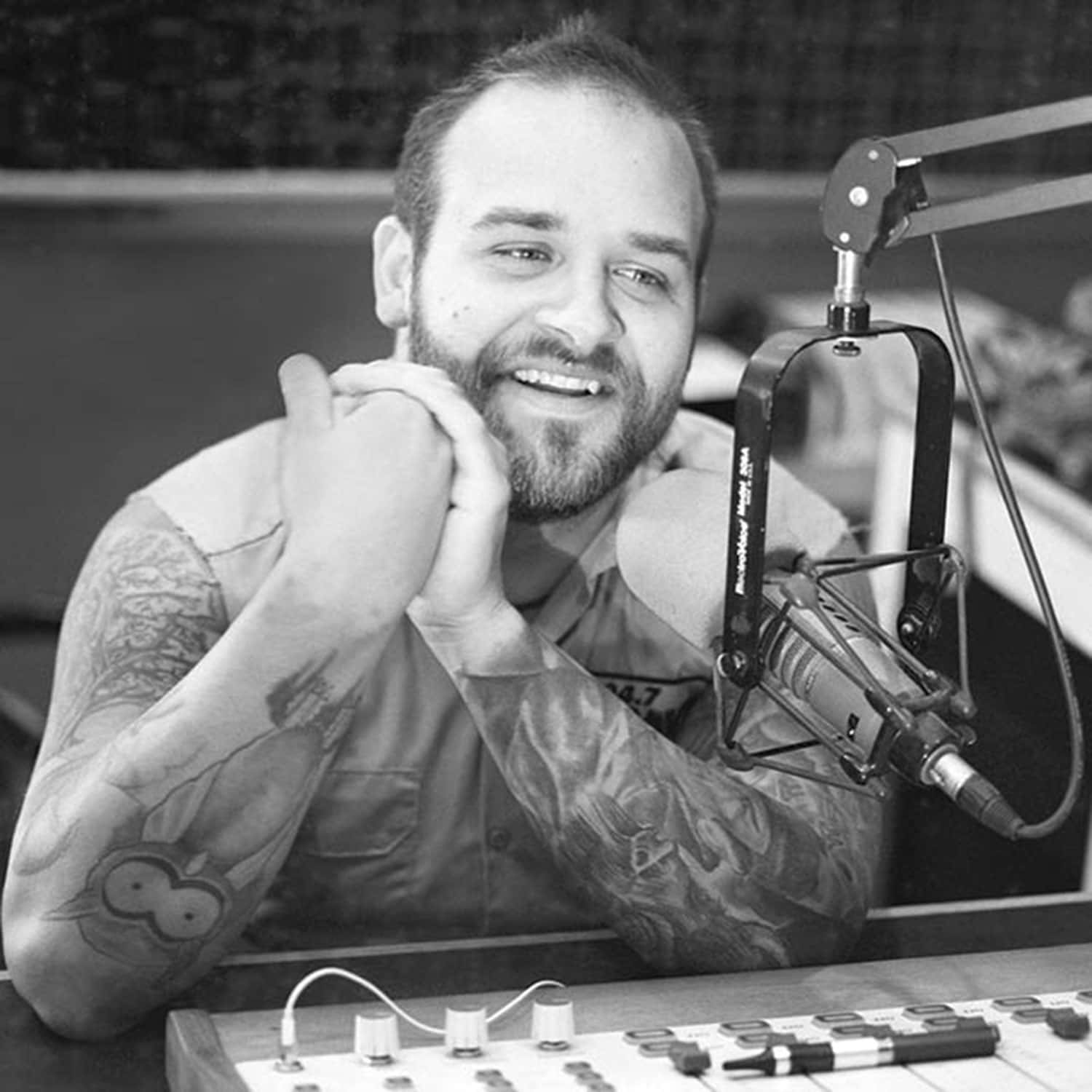 mike the intern listen via stitcher for podcasts the intern for free