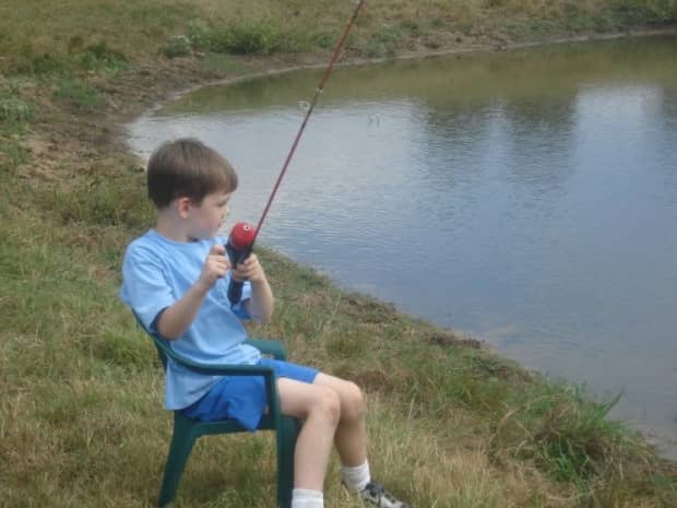 kid-fishing