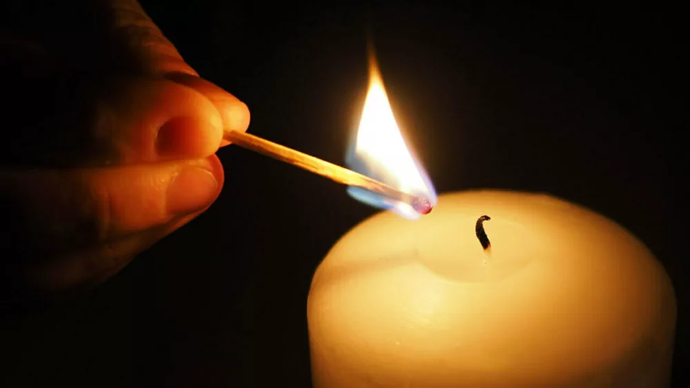 candle-burning-lighting-rituals-spells-tips