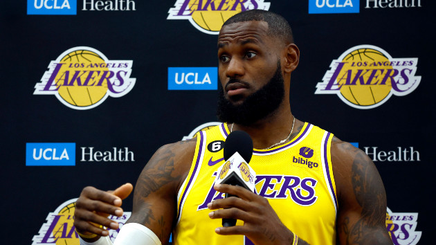 lebron-pickleb_hpmain_20220929-06060428129