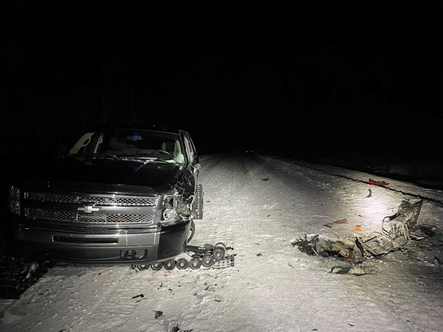 snowmobile_crash_2647878