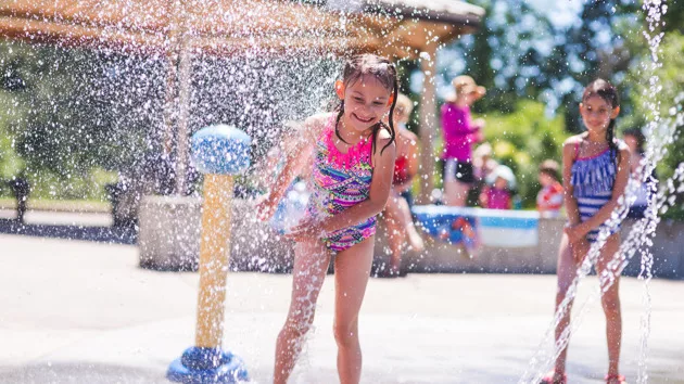 getty_061522_heatwavesplashpad344546