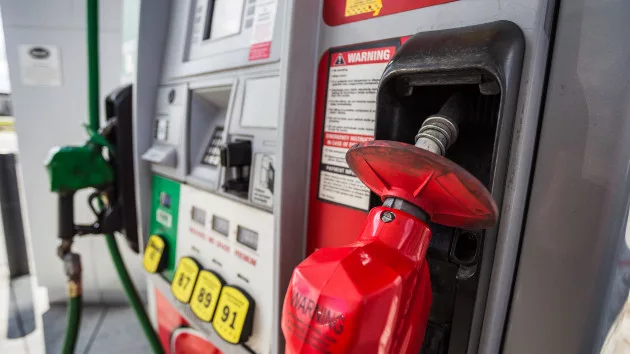 gettyrf_81122_gaspump571174830767