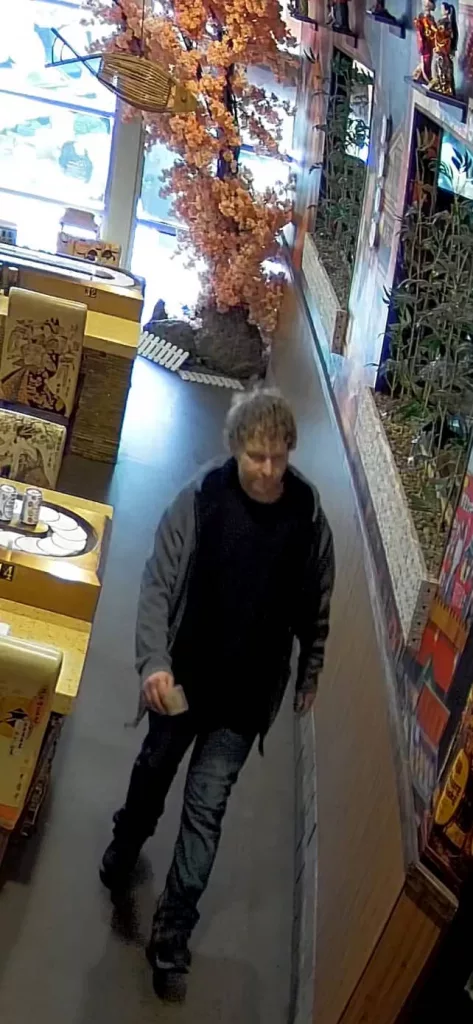 counterfeit_bills_suspect955054