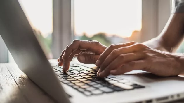 istock_82620_typingkeyboard301460