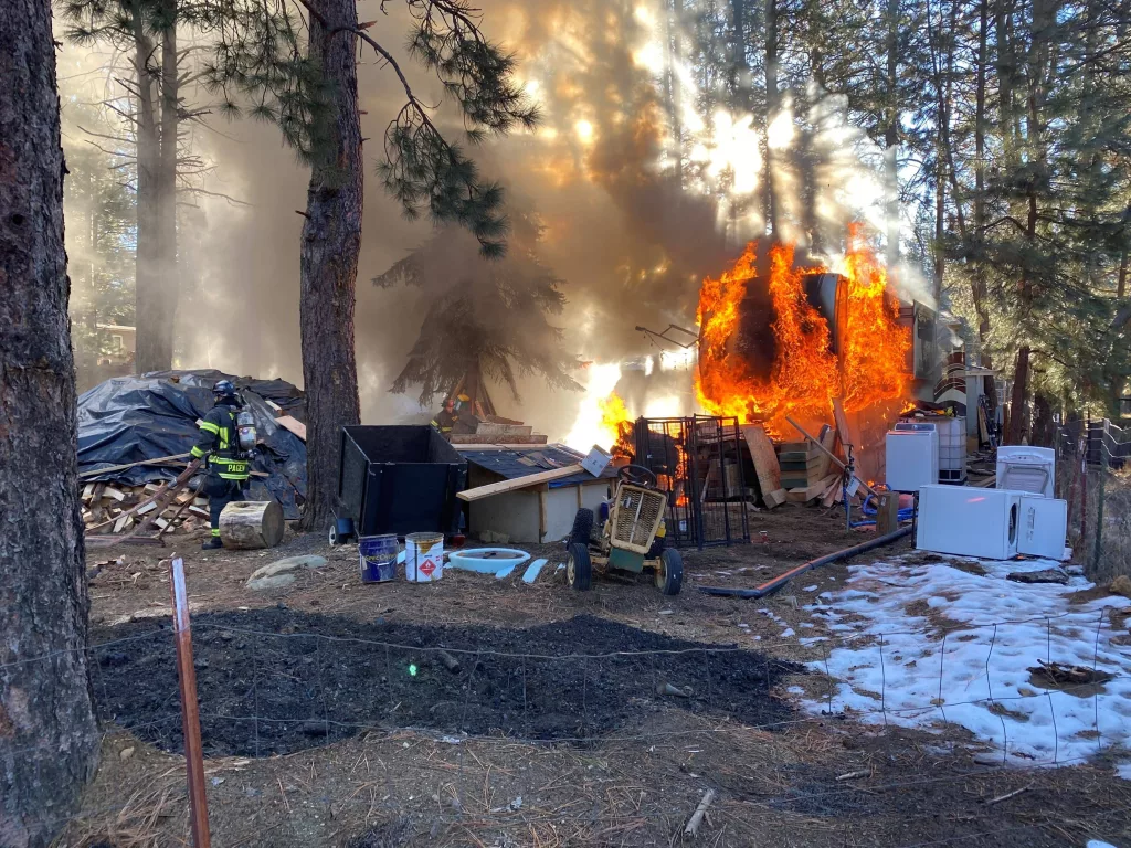 5thwheel_fire136864
