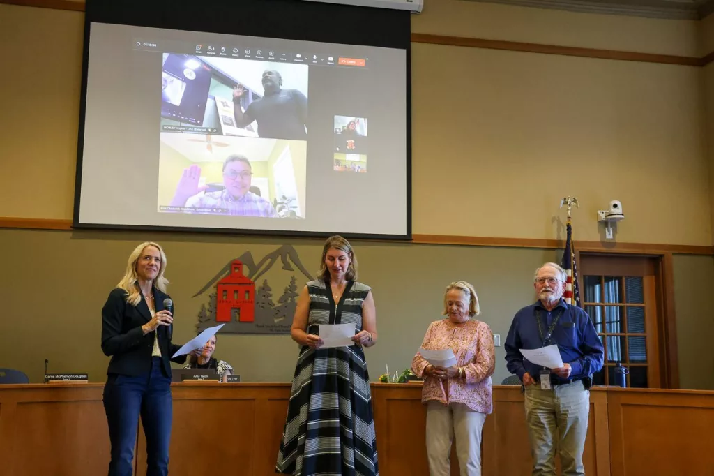 board-oath512117