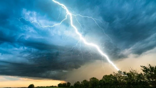 istock_61419_lightningstrike948211