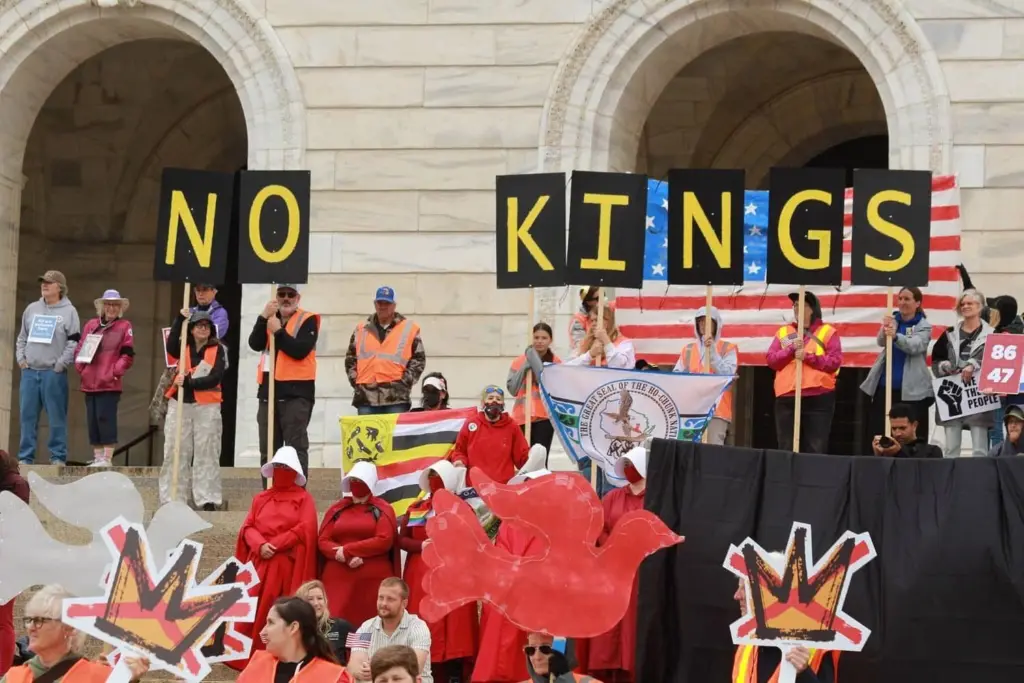 no-kings784797