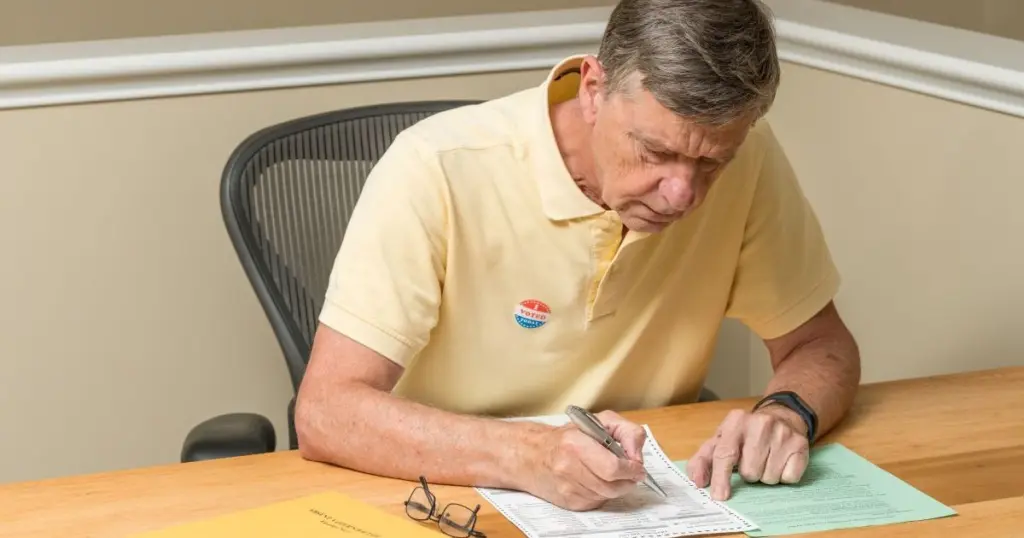 older-adult-voting6709