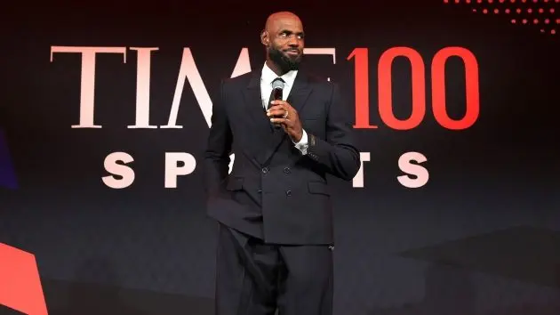 getty_lebronjames_081126885624