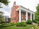 10-side-lawn-with-fountain115186