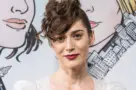 Lizzy Caplan wearing dress by Christopher Kane attends Hulu FX’s Fleishman Is In Trouble at Carnegie Hall in New York on November 7^ 2022