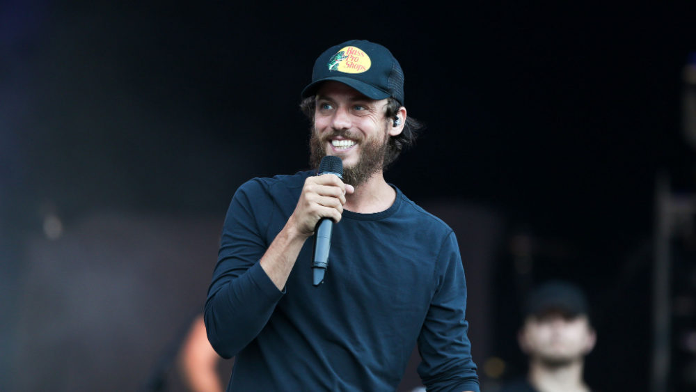 Chris Janson signs with Big Machine Label Group Records