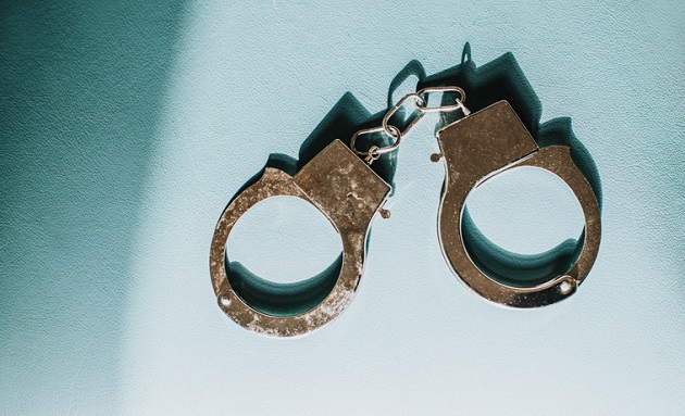 gettyimages_handcuffs_061422