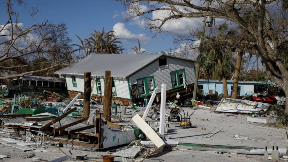 gettyimages_fortmyersbeach_100522