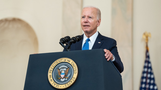 wh_101922_bidenpodium