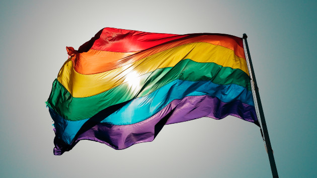 getty_6822_rainbowflag