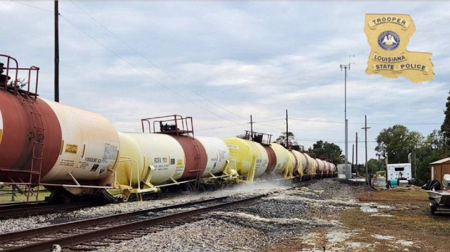 train-derailment-louisiana-01-ht-llr-221102_1667428319732_hpmain_16x9_99228129