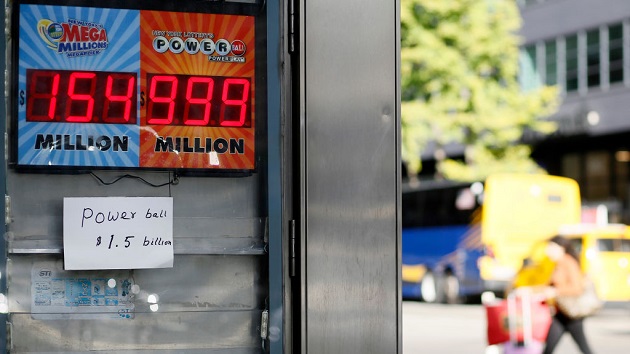 gettyimages_powerball_110622
