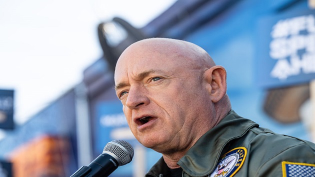 getty_111222_markkelly