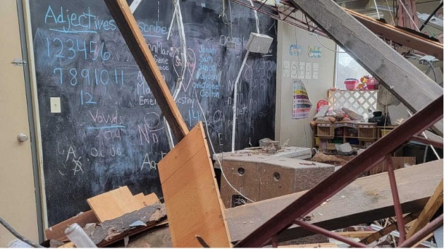 011523_abcnews_tornadodamage