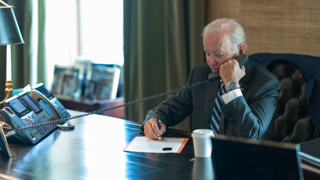 wh_020123_bidenphoneoval643555