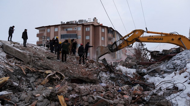 gettyimages_earthquakerescue_020723273447