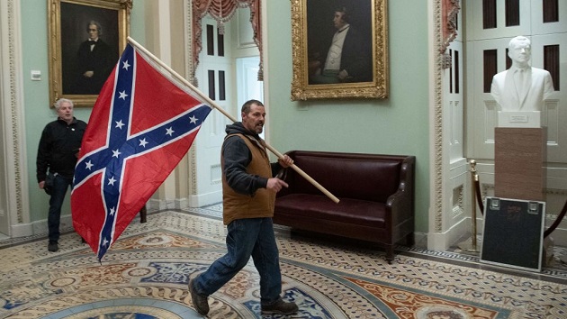 gettyimages_confederateflagcapitol_020923208354
