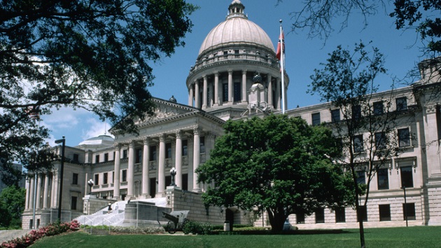 gettyimages_mississippistatehouse_020923918633