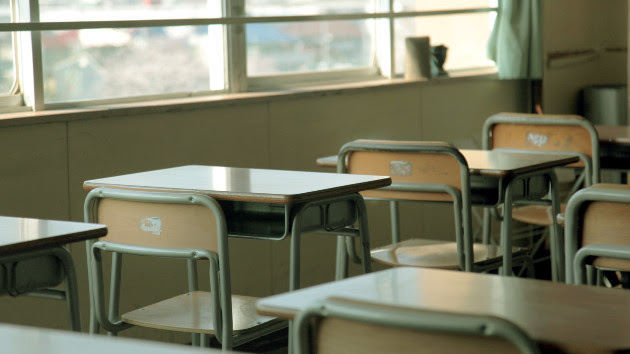 gettyrf_102622_emptyclassroom2028129598555
